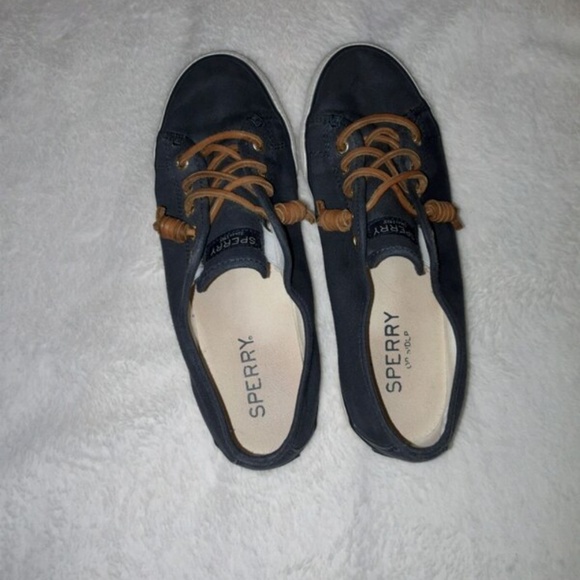 Shoes - Picture 2 of 2